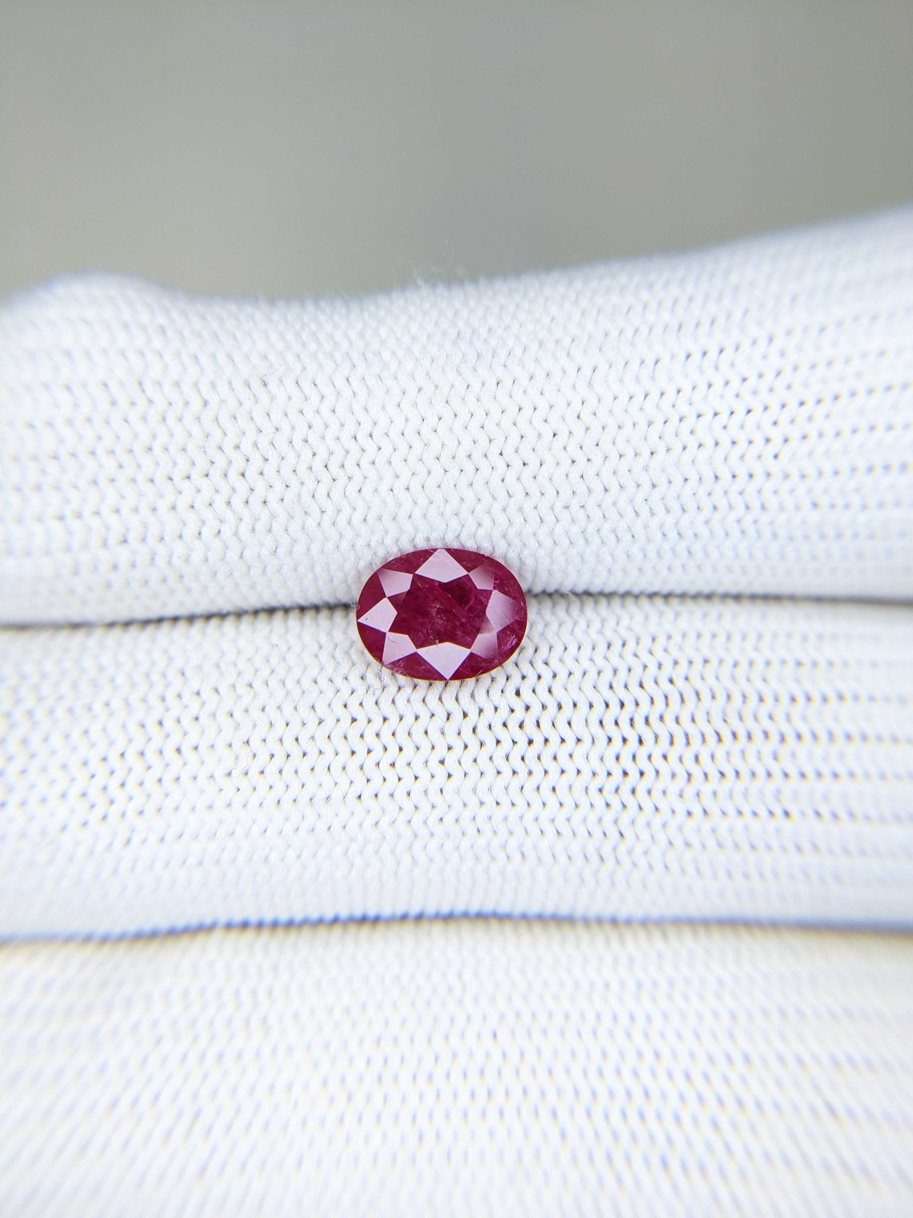 RUBY Oval: 1.80ct