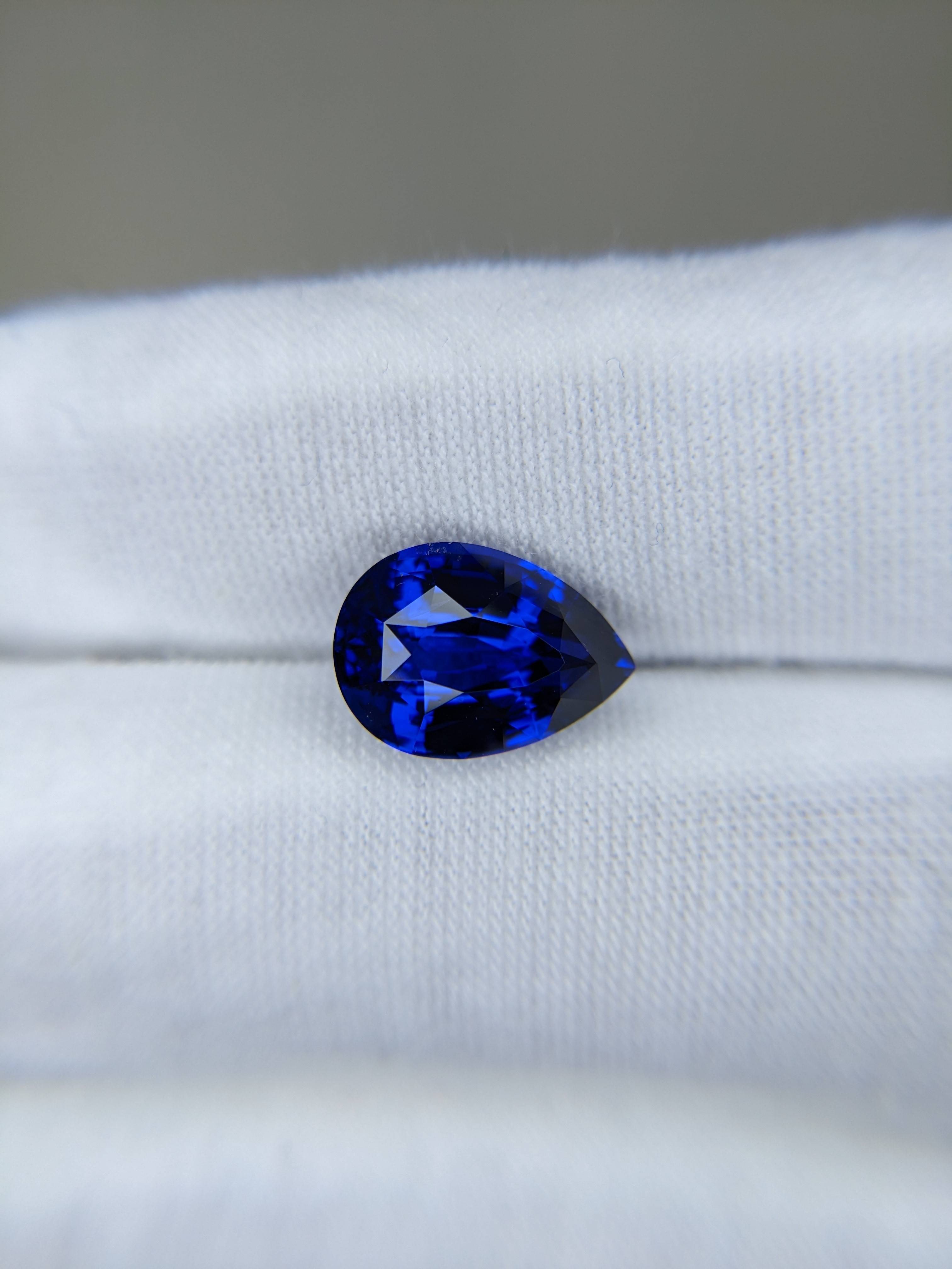 Blue Sapphire Pear: 5.21ct