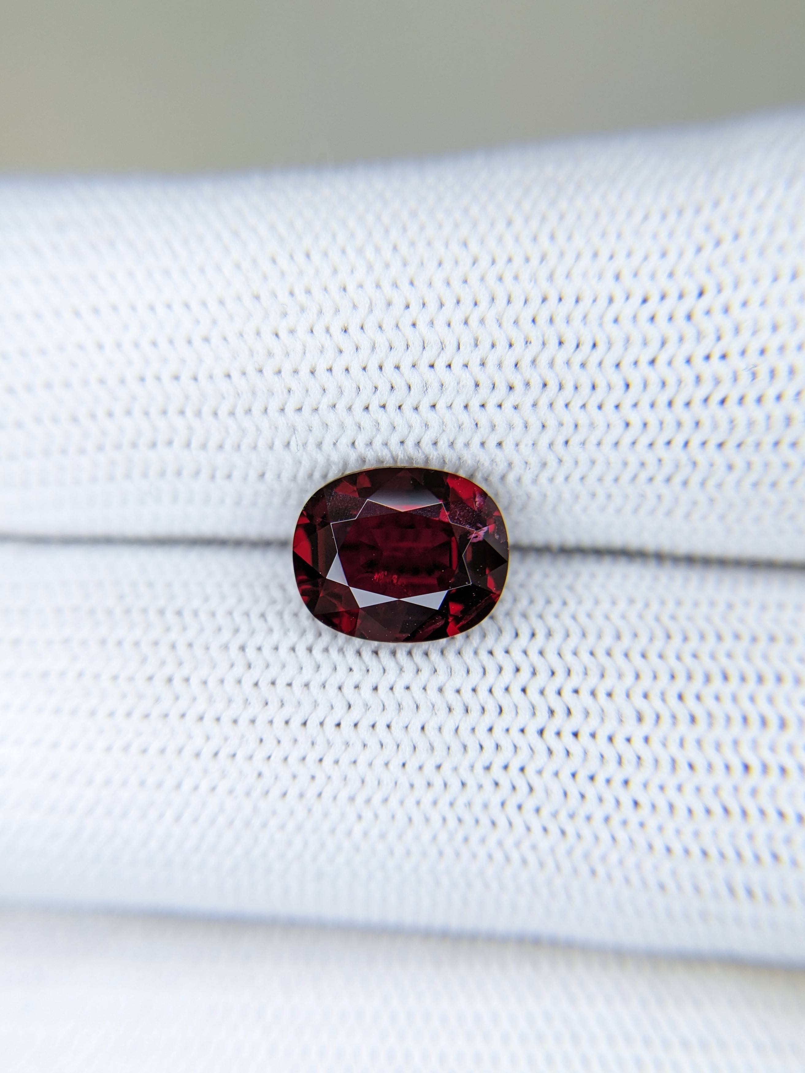 Ruby Oval : 3.05ct
