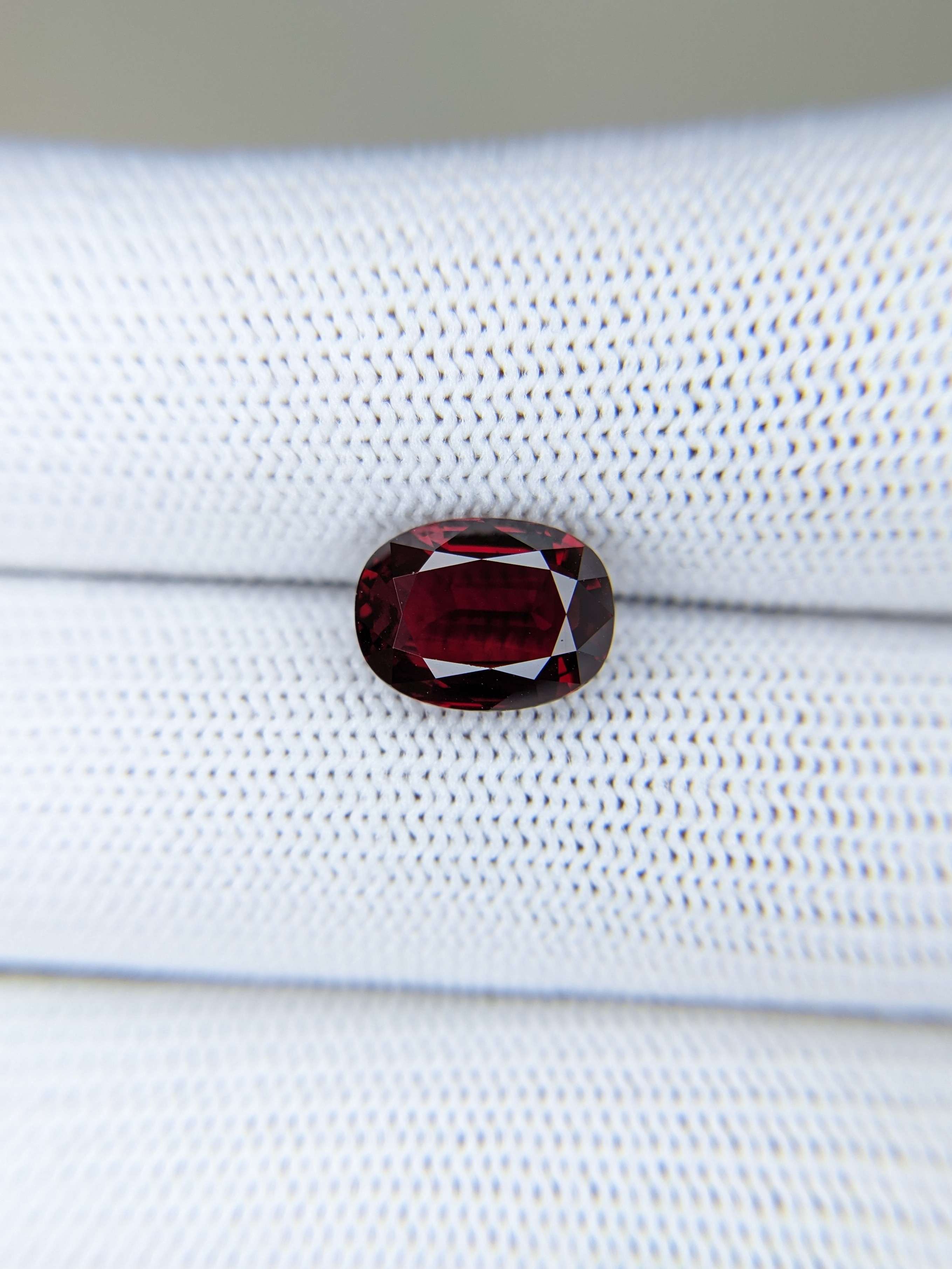 Ruby Oval : 4.02ct