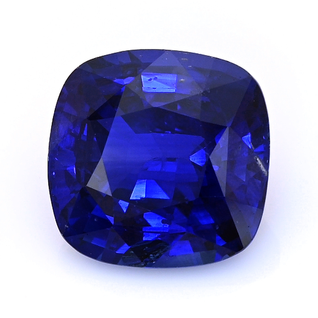 Sapphire Cushion: 3.77ct