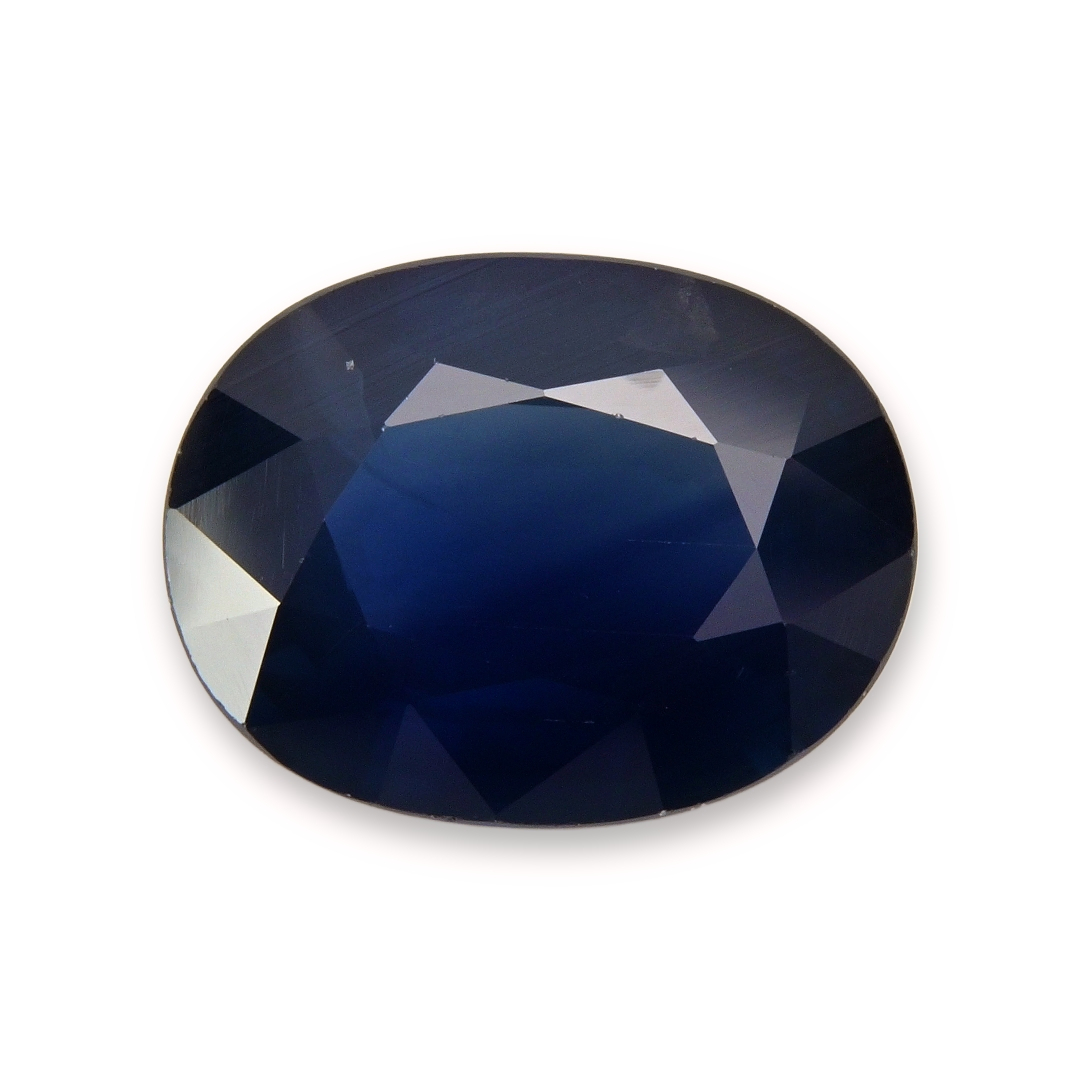 Sapphire Oval: 4.57ct