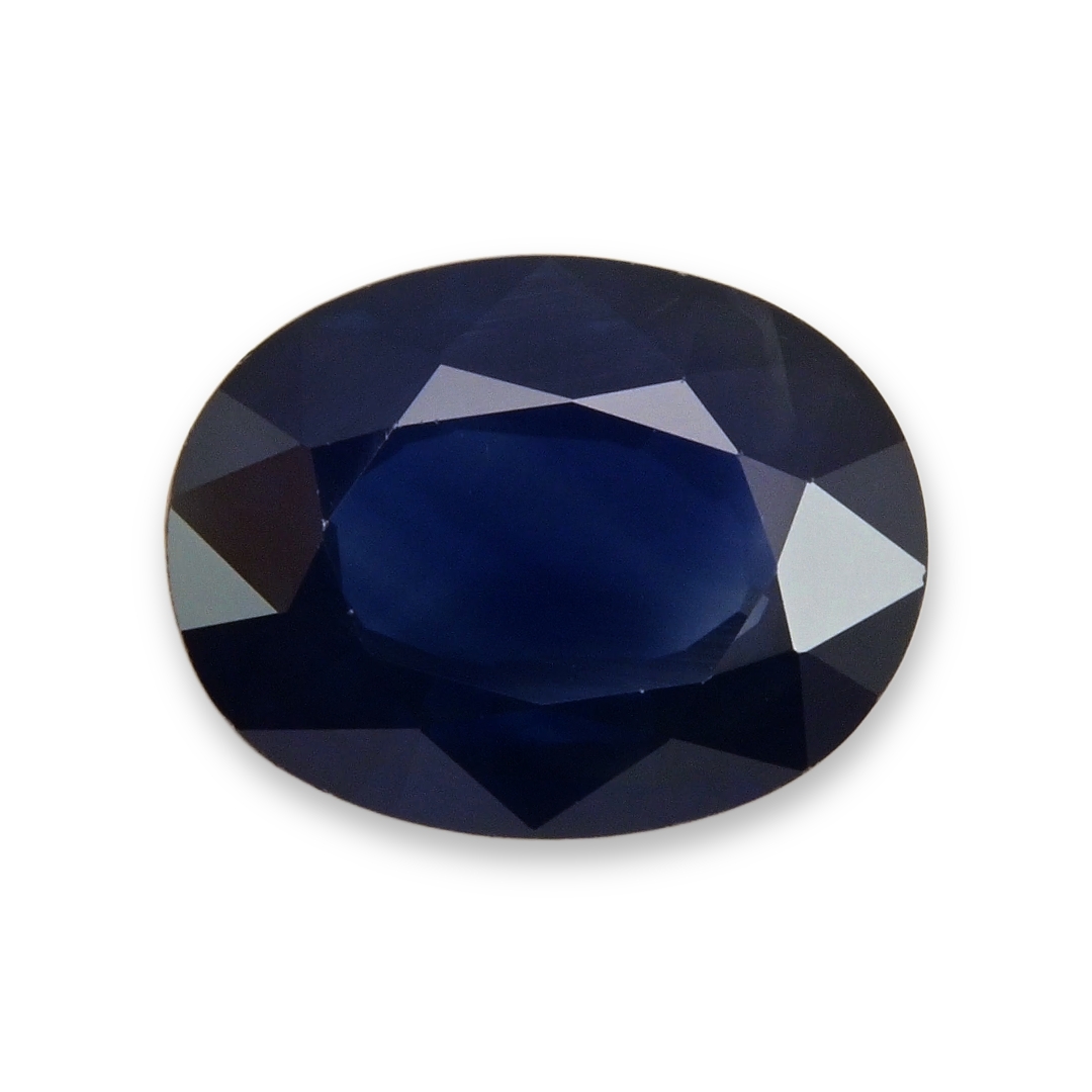 Sapphire Oval: 3.35ct