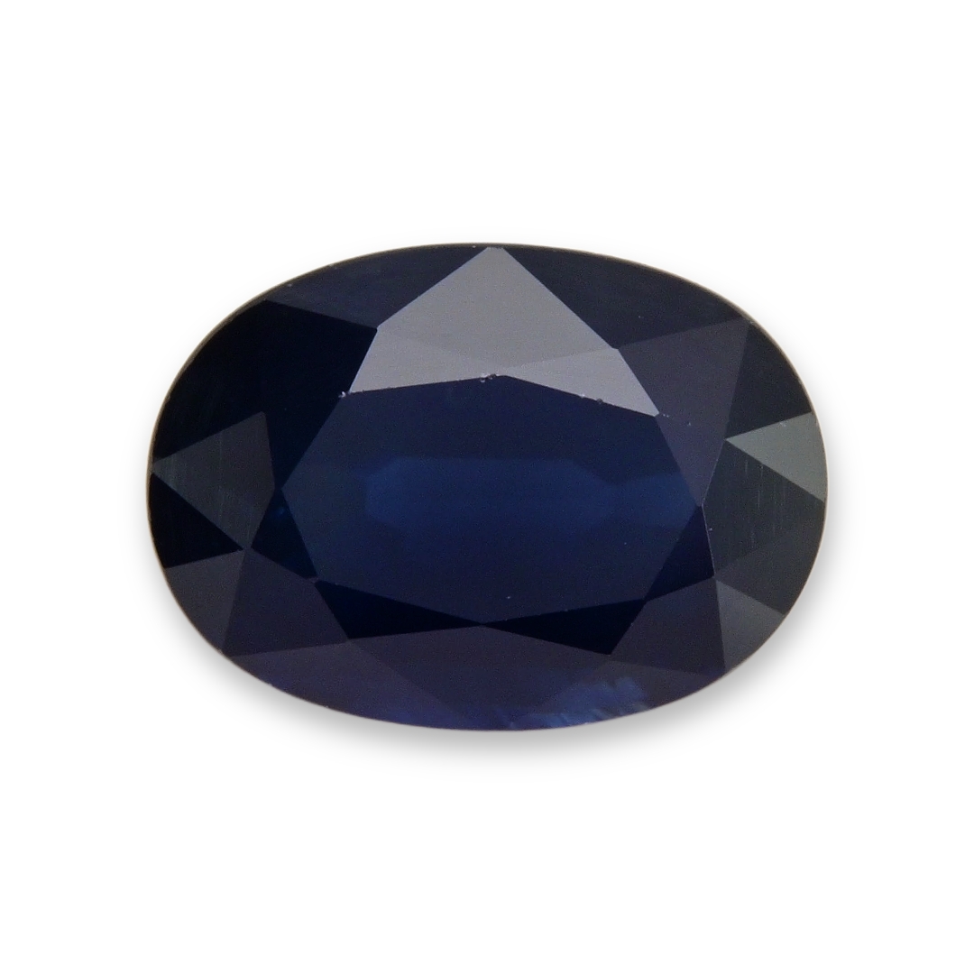 Sapphire Oval: 3.26ct
