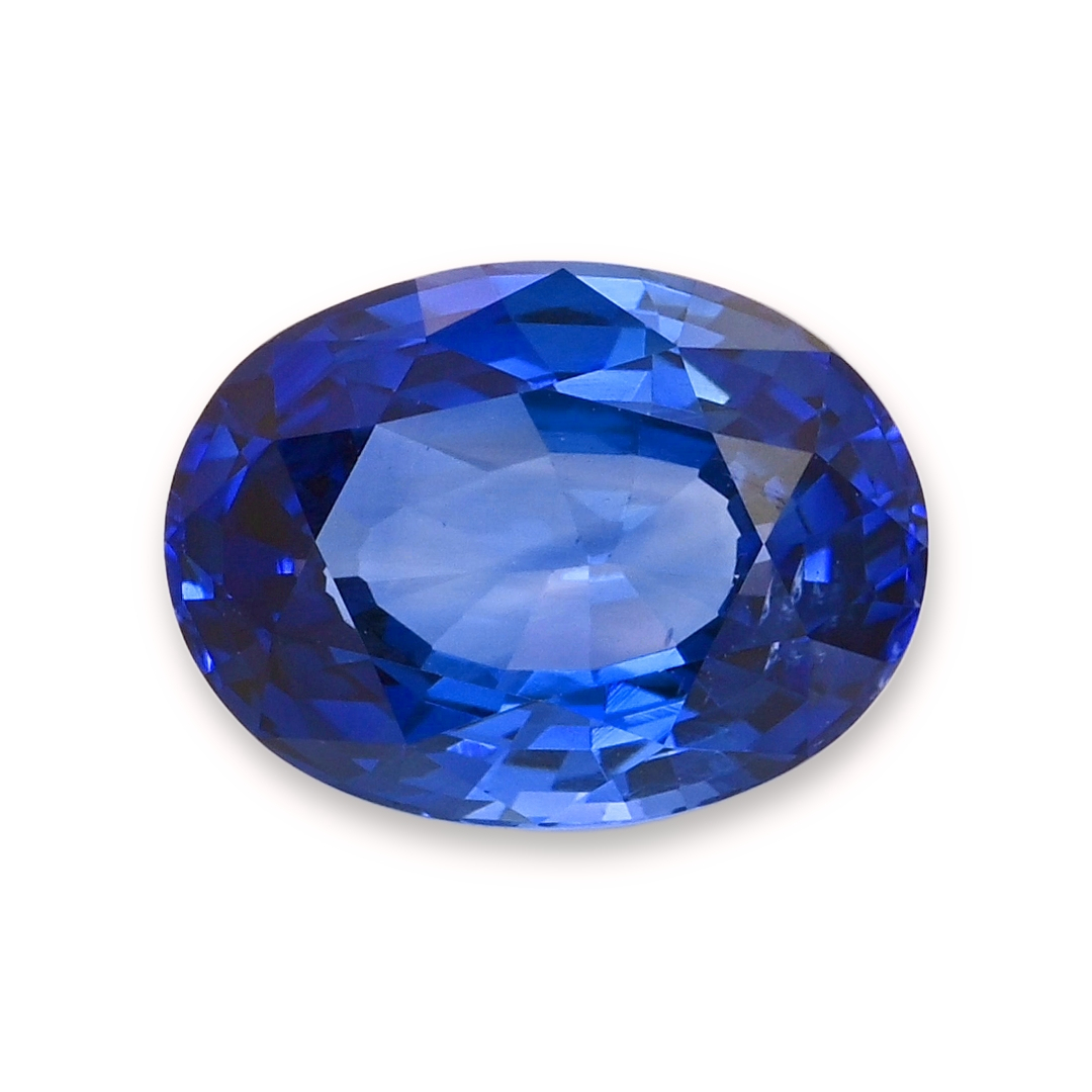 Sapphire Oval: 3.27ct